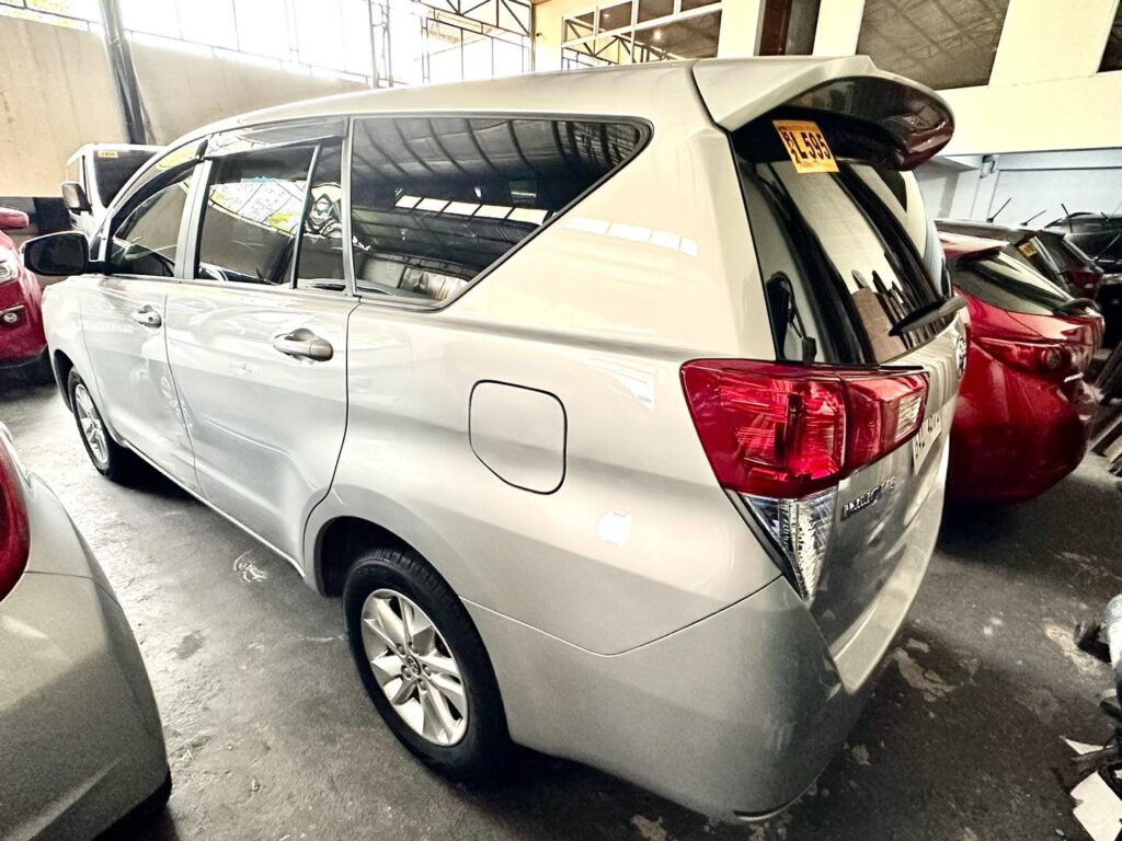 2019 toyota innova E 5