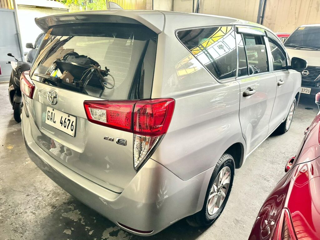 2019 toyota innova E 6