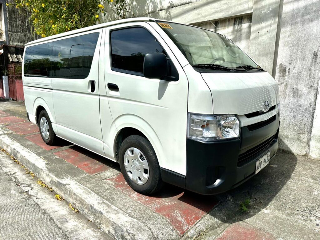 2019 Toyota Hiace Commuter 3.0 1