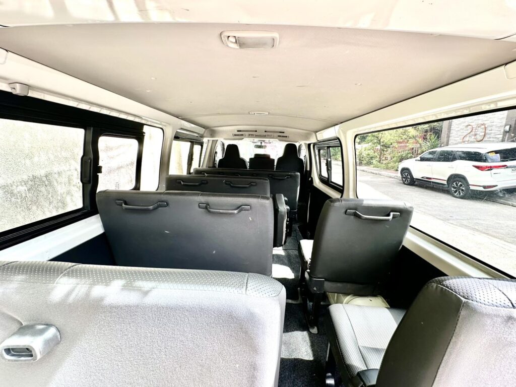 2019 Toyota Hiace Commuter 3.0 6