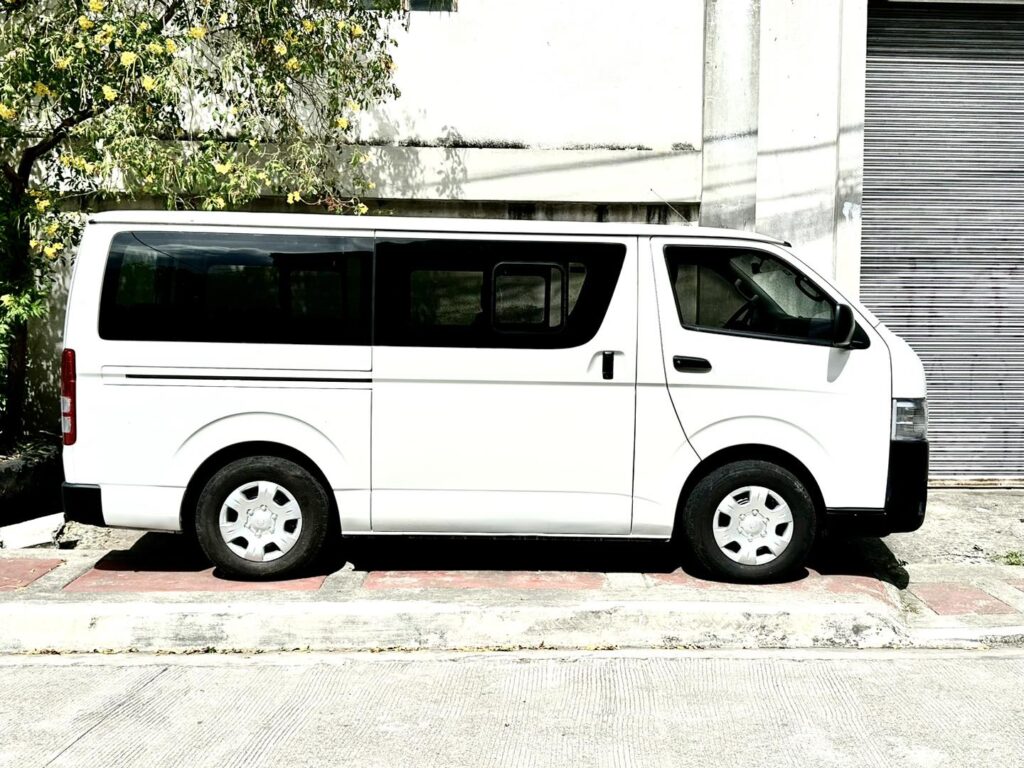 2019 Toyota Hiace Commuter 3.0 8