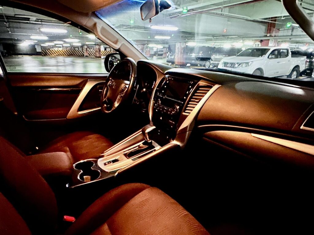 2019 Mitsubishi Montero GLS 4x2 interior 1